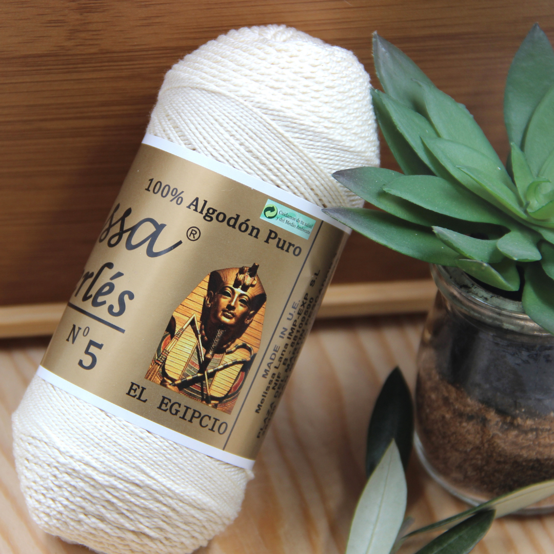 Top de crochet con margaritas – Hecho a mano  (SE HACEN POR EN CARGO ,TIEMPO PARA TEJER 3-5 DIAS)